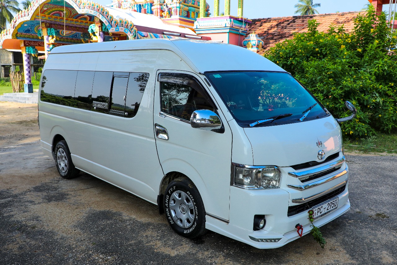 Toyota KDH Super GL Van (High / Flat Roof)